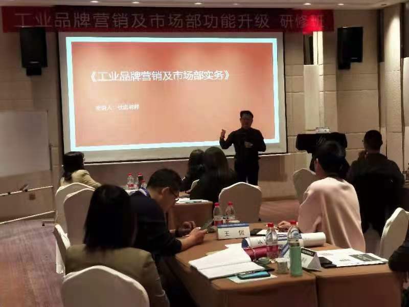 市场洞察：强势品牌打造的扫地僧